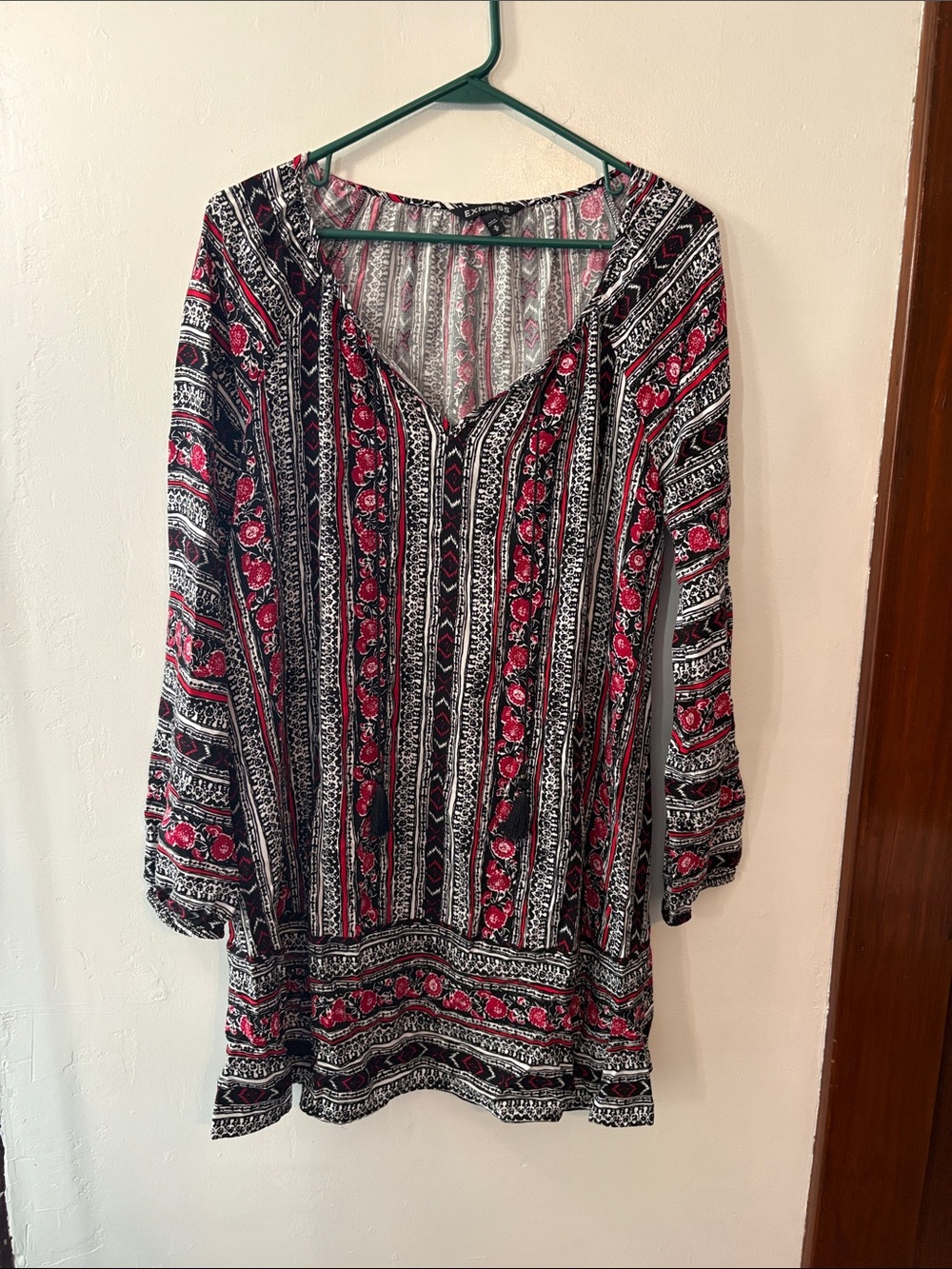 Express Black and Pink Striped Patterened Long Sleeve Tunic Size Medium